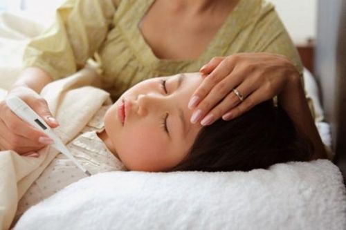 Hàng chục học sinh TPHCM nhập viện nghi do ngộ độc thực phẩm