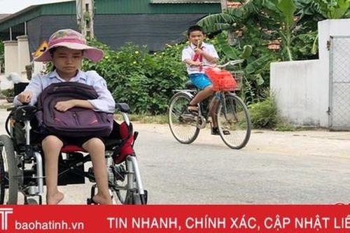 Gian nan đường đến trường của nữ sinh khuyết tật ở Hà Tĩnh
