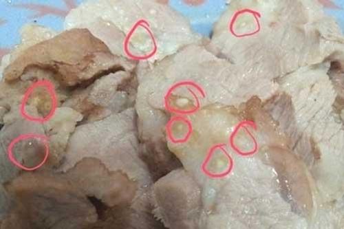 Vứt ngay miếng thịt nếu bạn thấy các dấu hiệu này, đừng 'tiếc của' mà mang bệnh vào người