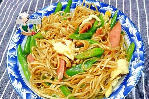 Tuyệt chiêu xào mì vừa dai ngon lại không sợ bị dính vào nhau