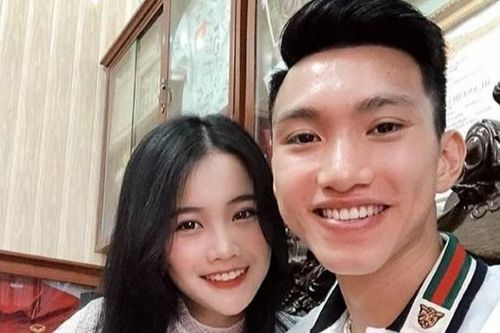 Bạn gái hot girl bóng gió chia tay Đoàn Văn Hậu?