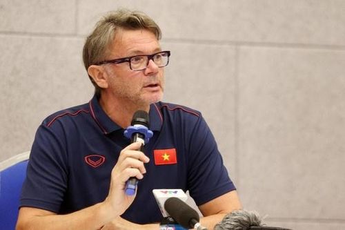 HLV Philippe Troussier được vinh danh tại Nhật Bản
