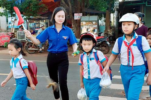 Nhà trường chú trọng, nhiều phụ huynh và học sinh còn 'hồn nhiên' vi phạm