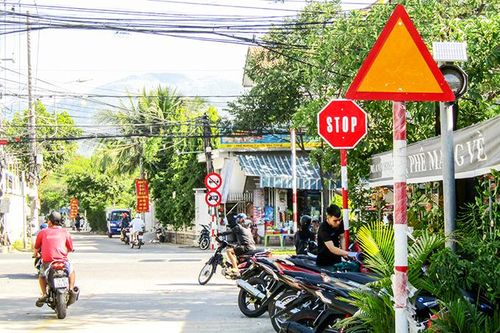 Biển báo giao thông lắp ngược