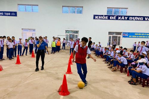 Cam Lo: More than 150 students participated in the Football Festival