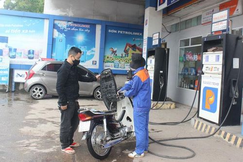 Tổng mức bán lẻ hàng hóa tháng 8 tăng nhẹ
