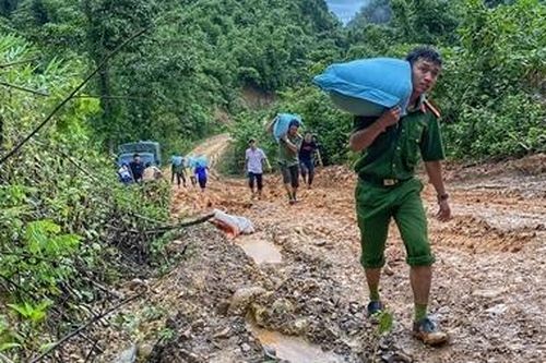 Đoàn thanh niên, Hội phụ nữ Công an Điện Biên 'chung tay hướng về Nậm Nhừ'