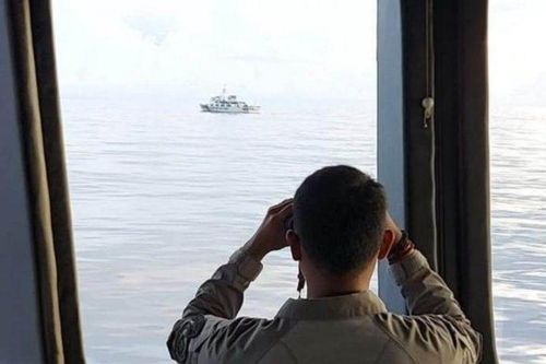 Indonesia trục xuất tàu hải cảnh Trung Quốc xâm nhập Bắc Natuna