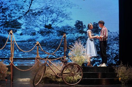 Công diễn vở nhạc kịch 'Trại hoa vàng' dành cho học sinh, sinh viên
