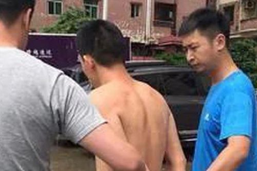 Người đàn ông làm nghề nhặt rác bất ngờ bị cảnh sát bắt giữ, hé lộ danh tính thật sự và tội ác với em họ vào 16 năm trước