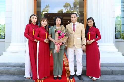 Phó Chủ tịch nước Đặng Thị Ngọc Thịnh thăm Bảo tàng Trầm Hương