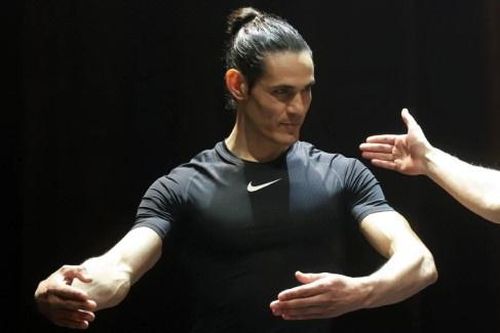 Cavani học ballet trong thời gian thất nghiệp