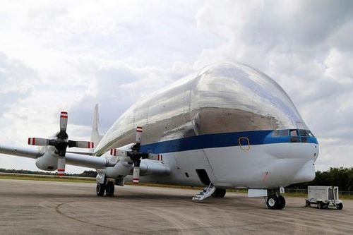 Sức mạnh máy bay chở tên lửa của NASA và Không quân Mỹ