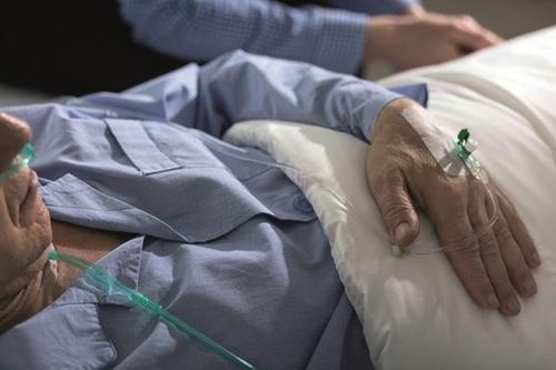 Người đàn ông Mỹ nhiễm HIV 25 năm mà không biết