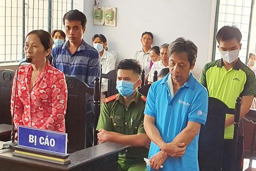 Cả nhà lĩnh án vì tạt xăng đốt đoàn cưỡng chế