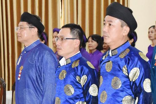 'Nam công chức Hà Nội sẽ không mặc áo dài đi làm'