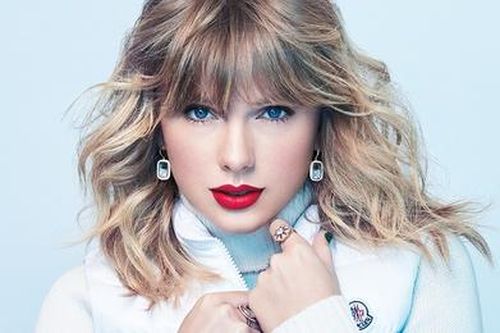 Taylor Swift hát nhạc đồng quê sau 7 năm