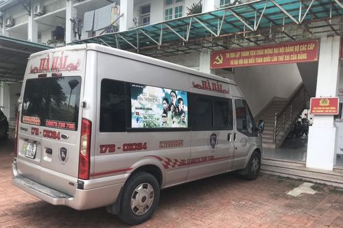 Hà Nội: Phạt hơn 30 triệu đồng lái xe vi phạm đón khách, cố tình chèn ép xe cảnh sát