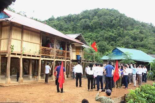 107 nhà tình thương cho các hộ nghèo huyện Sốp Cộp