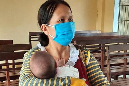 Vết trượt dài của người mẹ trẻ
