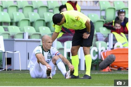 'Đôi chân pha lê' Robben dính chấn thương ngay trận mở màn giải Hà Lan