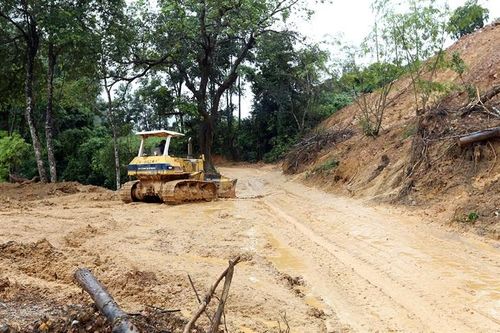 Quốc lộ 279 đi Cửa khẩu quốc tế Tây Trang có nguy cơ bị 'tê liệt'