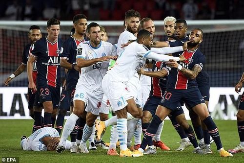 Neymar đánh nguội đối thủ, bị đuổi trong 'cơn mưa' thẻ đỏ