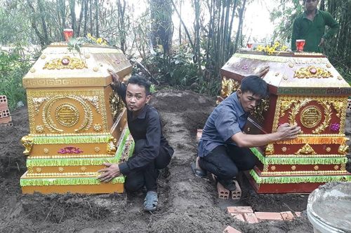 Đau xót tiễn đưa 5 em nhỏ bị đuối nước ở An Giang