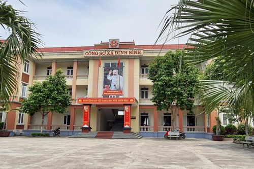 Cảnh cáo Chủ tịch xã đánh bạc tại đám cưới