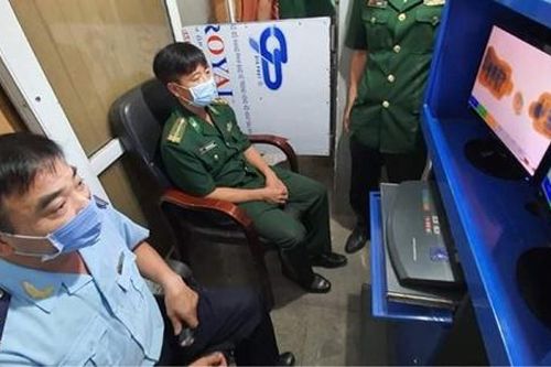 Thu giữ hàng trăm kg ma túy trong 11 pho tượng gỗ