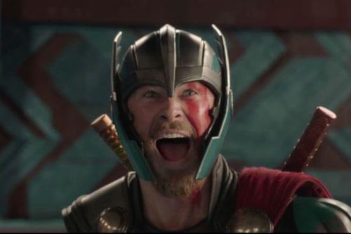 Chris Hemsworth vẫn chưa chia tay vai diễn Thần sấm sau Thor 4