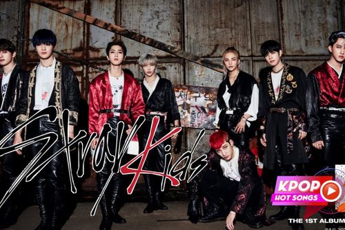 Tiếp bước SuperM và BlackPink, Stray Kids khiến fan thích mê khi diện Hanbok cách tân trong MV 'Back Door'