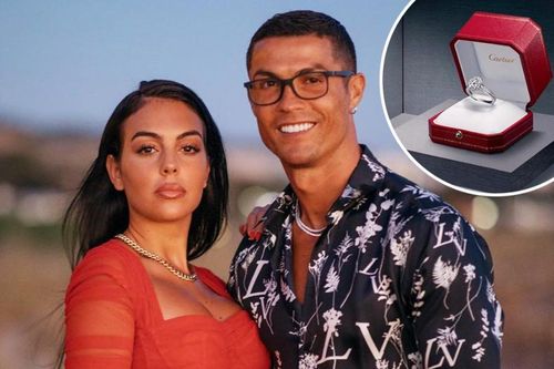 Cristiano Ronaldo tặng Georgina Rodriguez nhẫn đính hôn trị giá 18 tỷ đồng