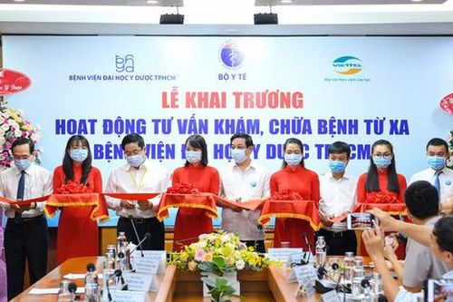 Bệnh viện Đại học Y Dược TPHCM hỗ trợ tư vấn khám, chữa bệnh từ xa