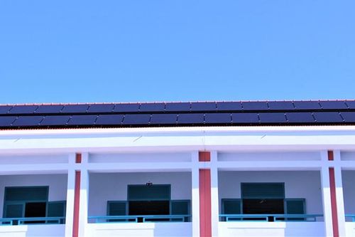 Trao tặng hệ thống điện mặt trời cho 2 trường học tỉnh Khánh Hòa