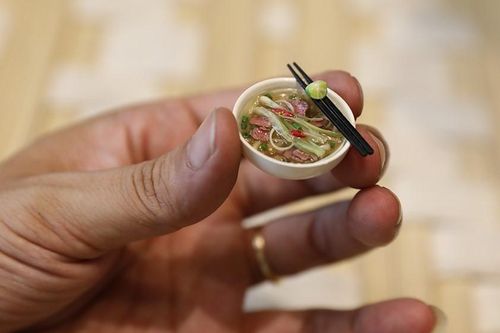 Những món ăn siêu tí hon làm bằng đất sét của cô gái 9X