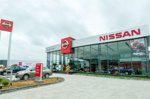 Nissan ồ ạt giảm giá xe, chuẩn bị rút khỏi Việt Nam?