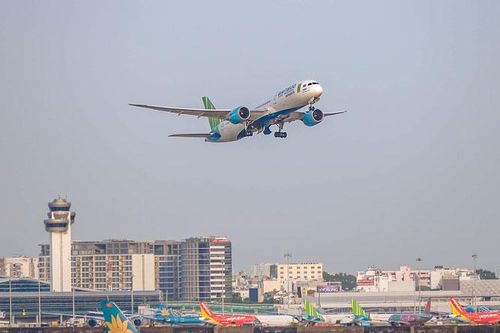 Tăng tần suất nhiều đường bay nội địa, khôi phục một số đường bay quốc tế
