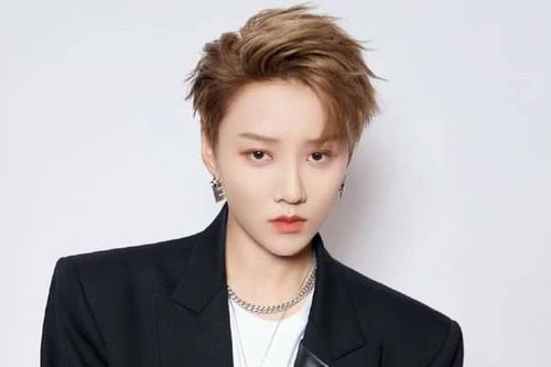 Mới debut, Lưu Vũ Hân (THE9) đã là gương mặt trang bìa tháng 10 của tạp chí L'OFFICIEL