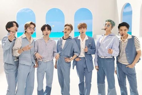Billboard ra mắt bộ đôi BXH toàn cầu mới, BTS và BLACKPINK ngay lập tức lọt Top 10 cả hai
