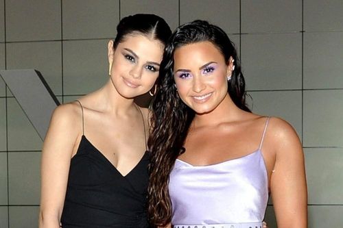 Demi Lovato phủ nhận tin về Selena Gomez và Max Ehrich