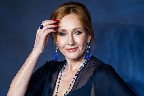 J.K. Rowling lại gây tranh cãi vì nhân vật trong cuốn sách mới
