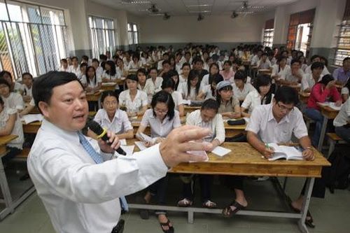 Có được ký hợp đồng dưới 12 tháng với giảng viên?