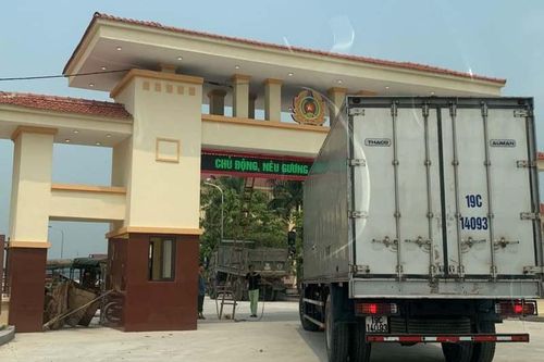 Rác nguy hại từ KCN Phú Hà ngang nhiên thải ra môi trường