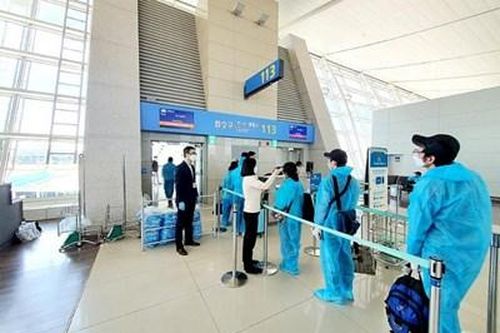 Tiếp tục đưa công dân Việt Nam về nước
