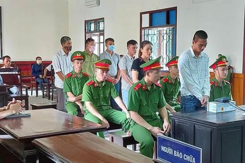 Xét xử 7 bị cáo liên quan vụ 39 nạn nhân tử vong ở Anh