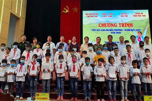 'Tiếp sức cho em đến trường - Vì em hiếu học'
