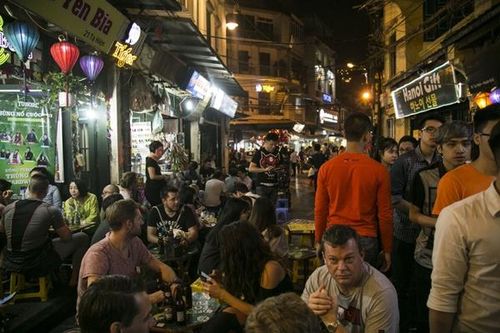 Hà Nội cho phép quán bar, karaoke, vũ trường hoạt động trở lại từ 16/9