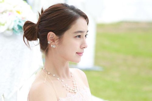 'Bà xã Lee Byung Hun' Lee Min Jung tựa nữ thần trong đám cưới: Lập tức đứng top 2 Naver