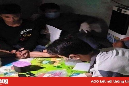 Phát hiện đối tượng cất giữ 10 bọc ma túy trong nhà